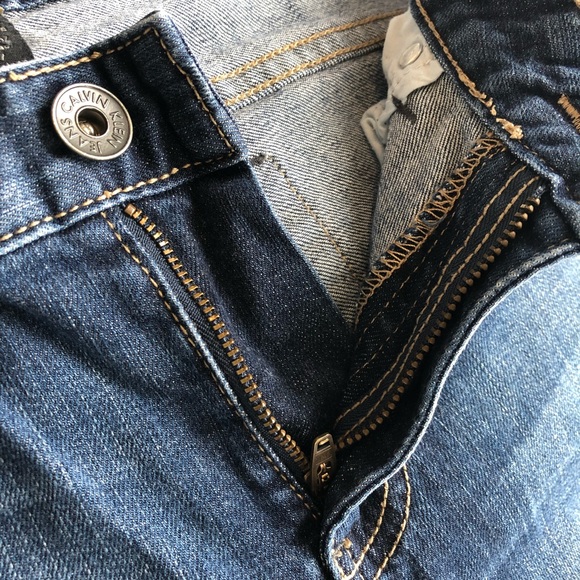 Distressed Bootcut Jeans - Picture 6 of 10